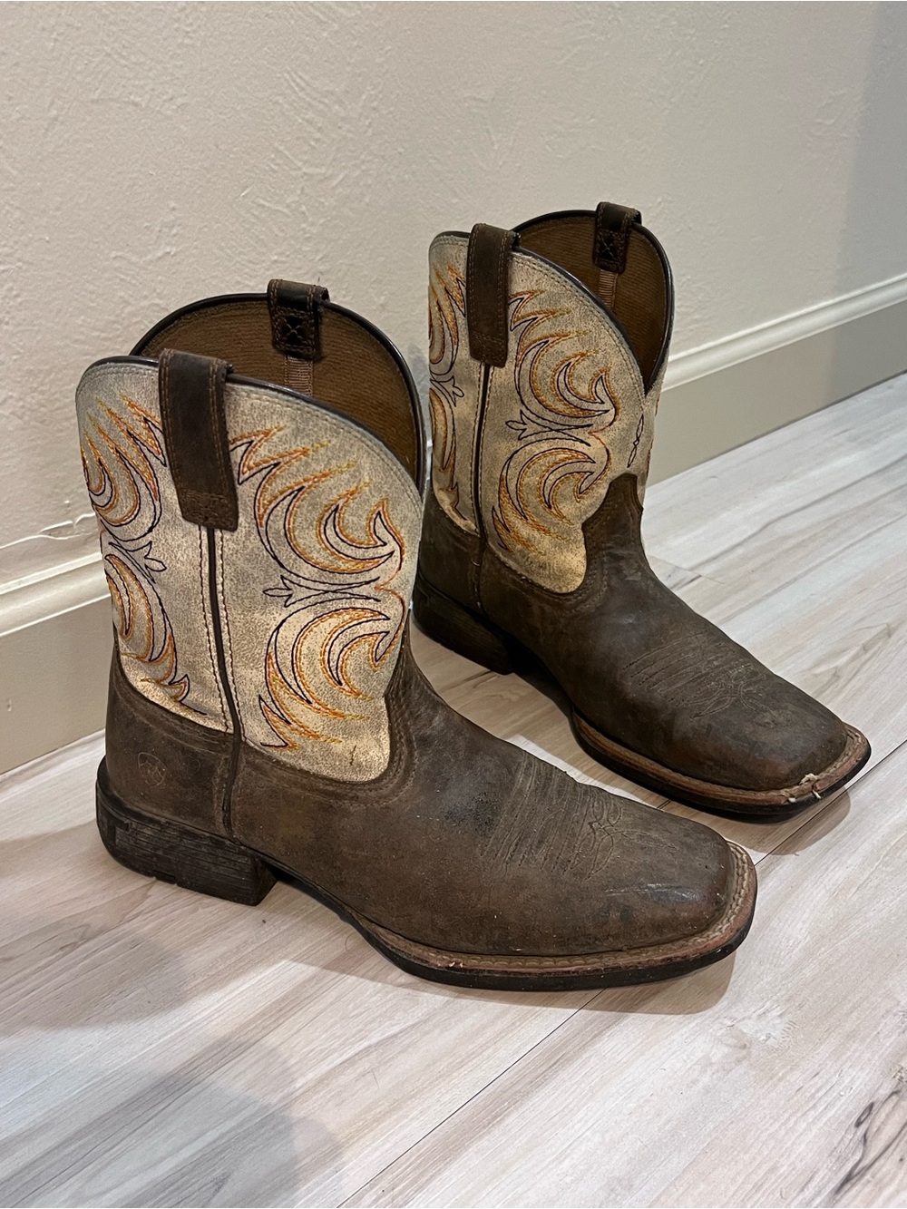 Ariat youth big kid size 4 Brown Western Cowboy boots